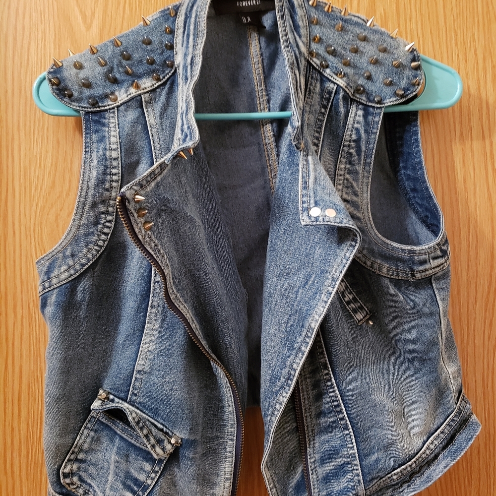 Cropped jean jacket